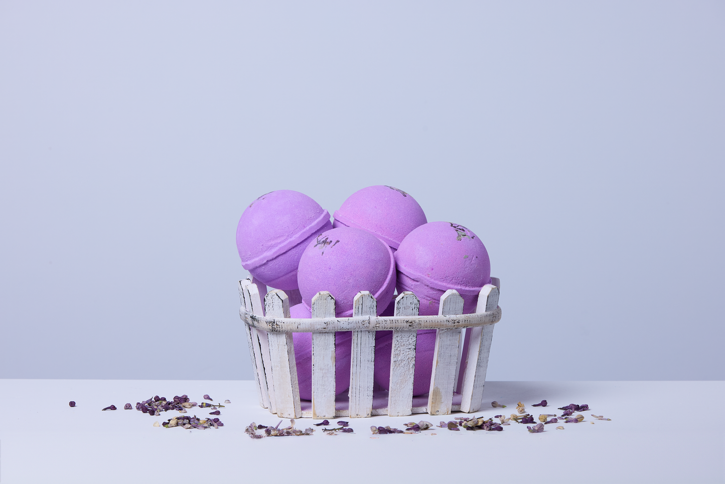 Lilac Tingles Bath Bomb with LED Light